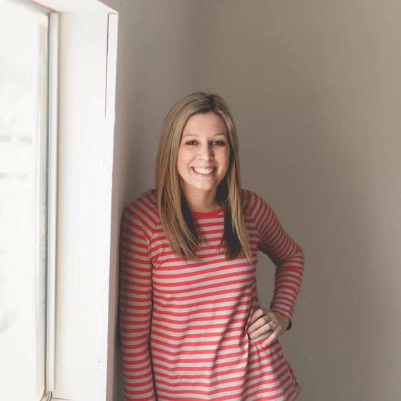 Meet your Posher, Jennifer - Picture 1 of 1